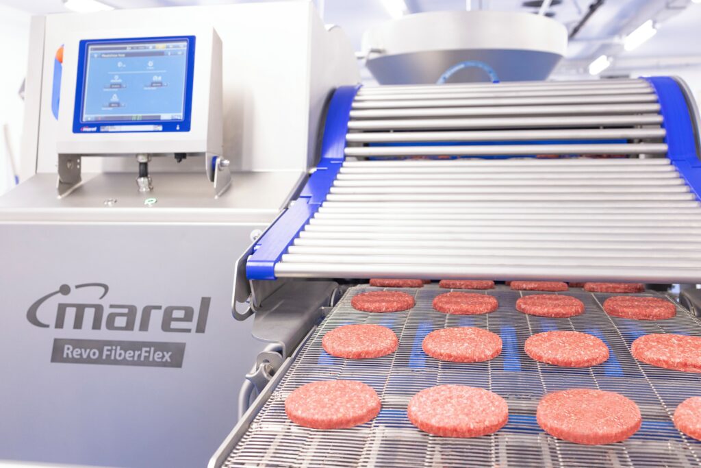One machine to produce various burger types with diverse fiber orientations