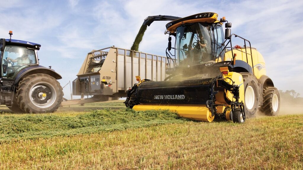 New Holland Celebrates Triple Win at AE50 Awards for Hay and Forage Innovations